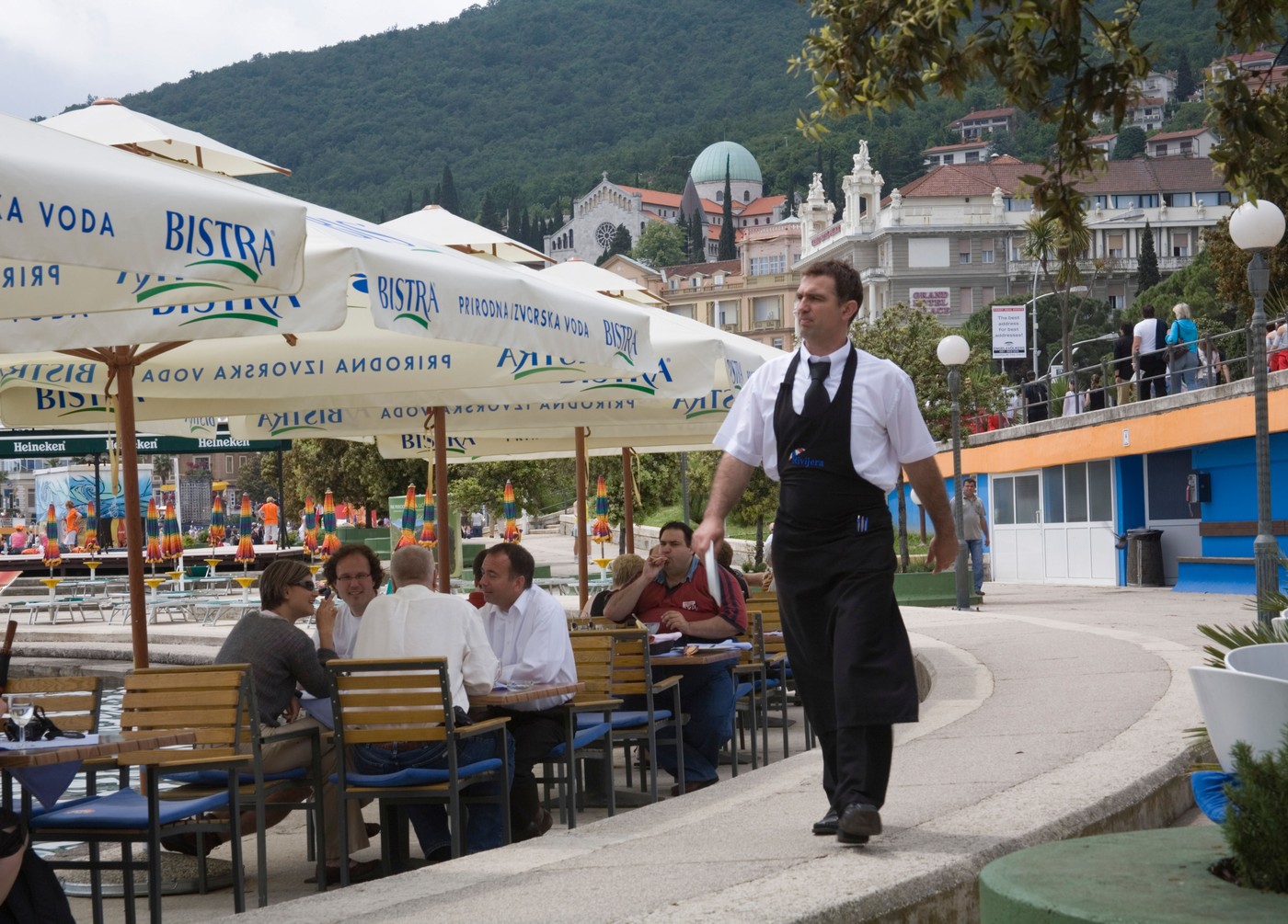 Nakon što je dobio račun za kafu i sok, gost u Opatiji je pitao samo jedno: "Je l' vama ovo normalno?"