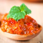 Tradicionalni makedonski pinđur – recept za domaći namaz od pečenih paprika i patlidžana