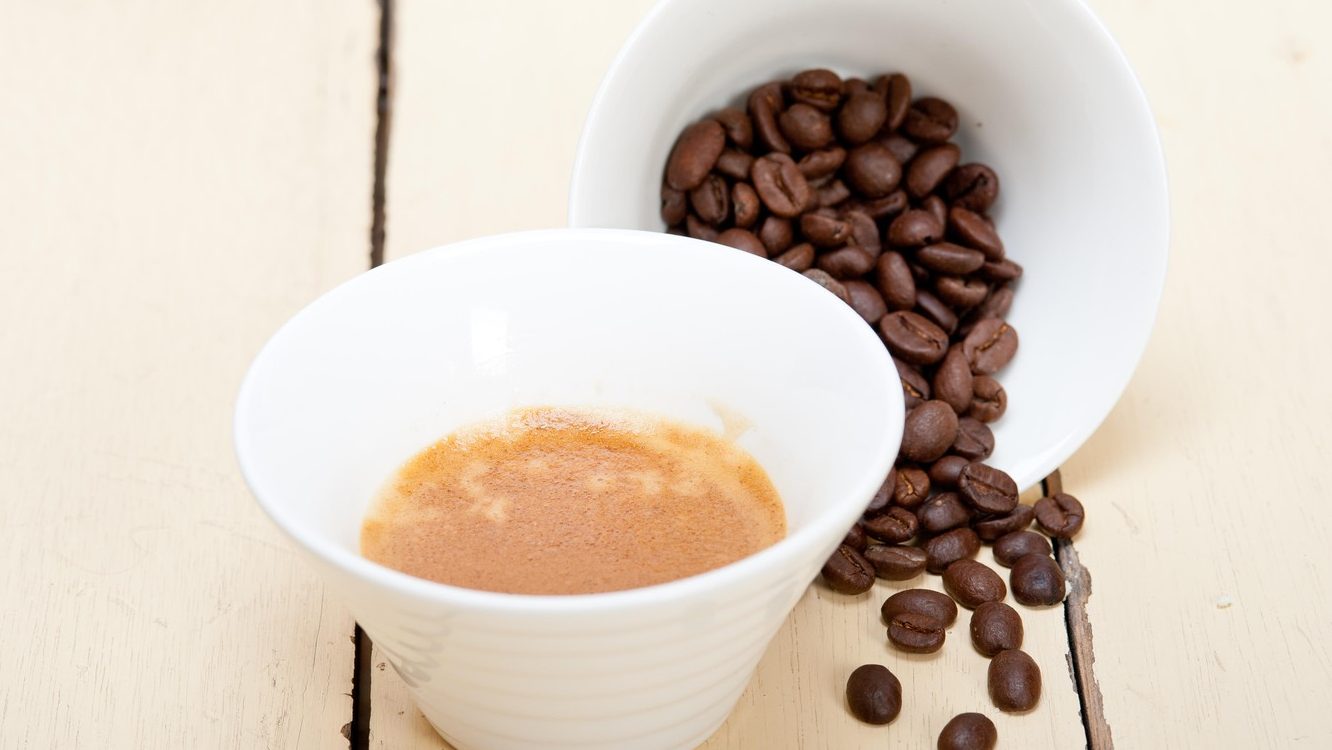 Žene mešaju kafu i jabukovo sirće: Nećete verovati čemu služi ova jedinstvena kombinacija