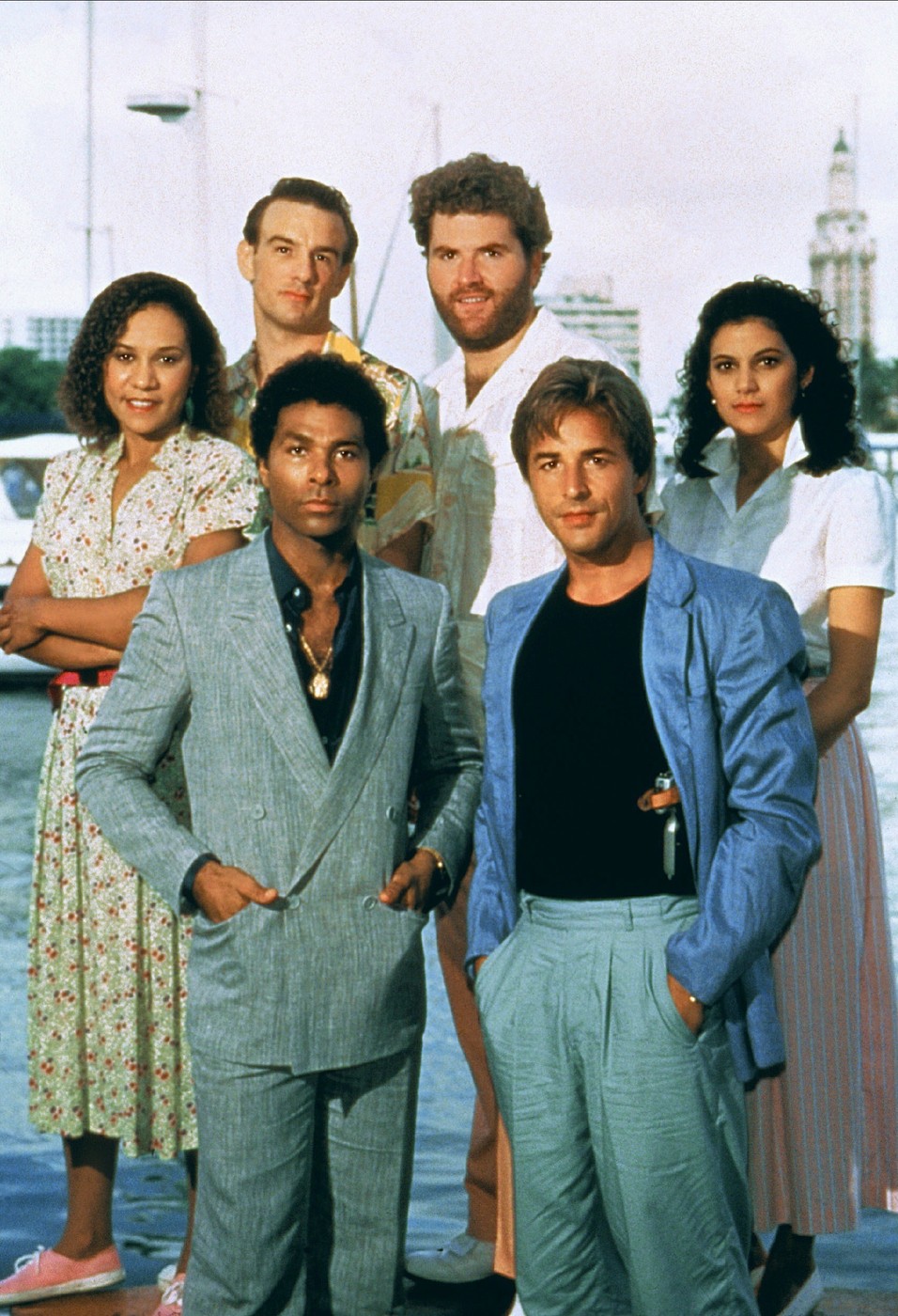 Kako je Miami Vice estetika postala trend: Sve što vam treba, već imate kod kuće 2 Kako je Miami Vice estetika postala trend: Sve što vam treba, već imate kod kuće