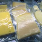 Najveća greška koju pravimo kad kupimo sir u prodavnici i donesemo ga kući