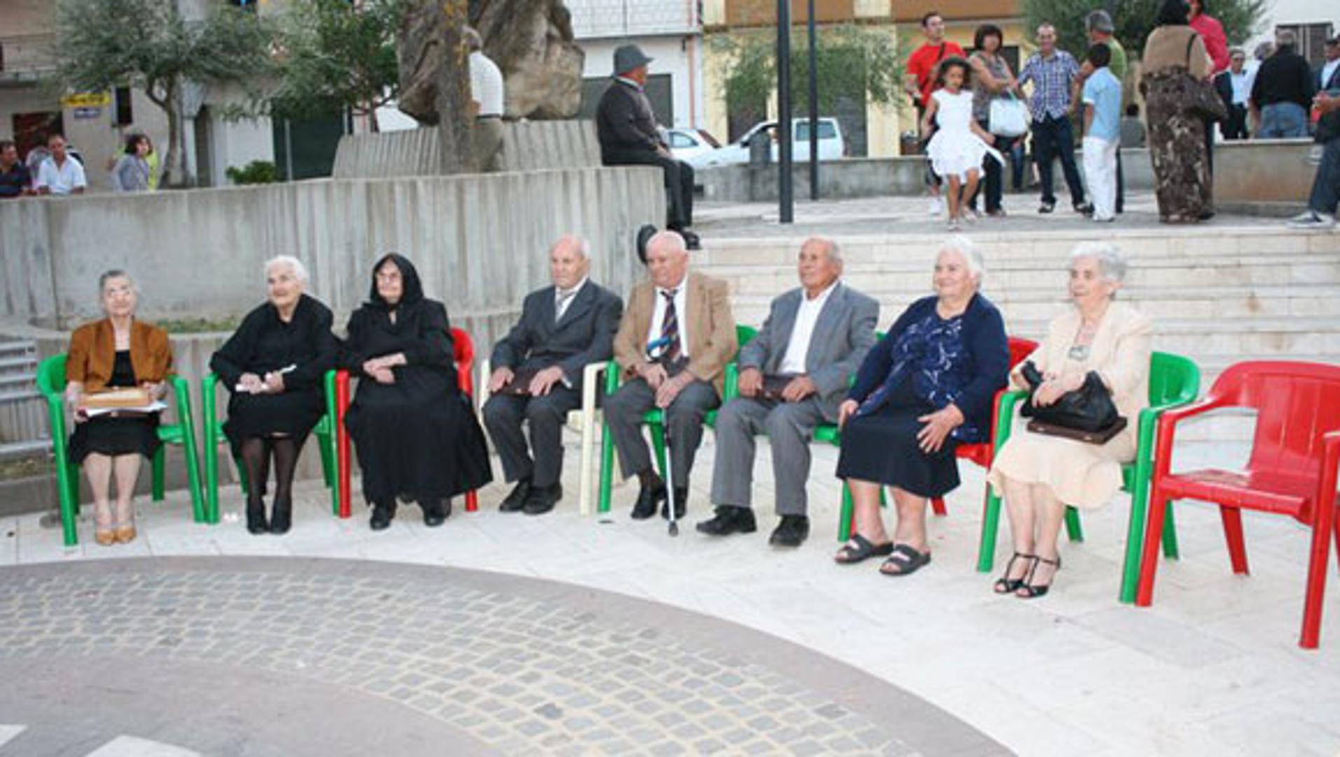 "Najdugovečnija porodica" na svetu: Zajedno su imali više od 800 godina i ovo jelo vekovima jeli svaki dan