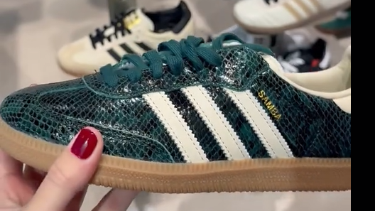 Tri linije koje svi prepoznaju, ali niko ne razume – otkrivamo priču iza brenda koji svi obožavaju