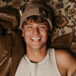 Ko je Jakov Jozinović, momak koji je za sat vremena rasprodao koncert u Beogradu