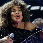 Tina Tarner dobila je spomenik: Gradski oci zadovoljni, vajar se pravda, a nama je samo na pameti Jagodina