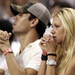 Retka porodična fotka trudne Ane Kurnikove sa decom