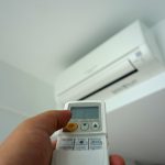 Tajna funkcija na klima-uređaju koja štedi struju i rešava napast koja ovih dana napada svako domaćinstvo