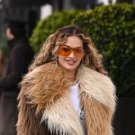 Hit kaput iz Zare košta 90 evra i kao da je ispao iz 70-ih: Štiti od zime i nosi se na dve strane