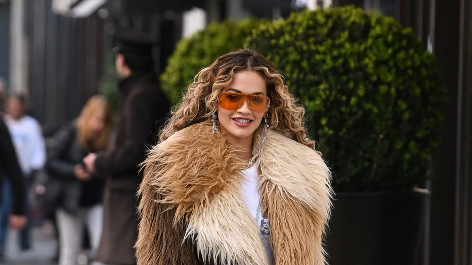 Hit kaput iz Zare košta 90 evra i kao da je ispao iz 70-ih: Štiti od zime i nosi se na dve strane