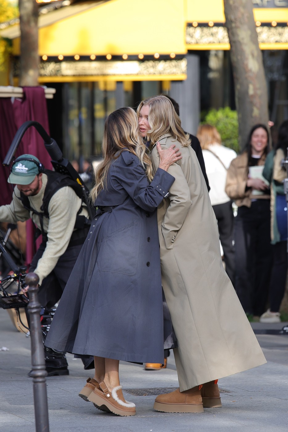 Ove zime nosiće se Ugg na štiklu: Snimili smo ponudu po radnjama, ovaj model niko nije očekivao 1 Ove zime nosiće se Ugg na štiklu: Snimili smo ponudu po radnjama, ovaj model niko nije očekivao