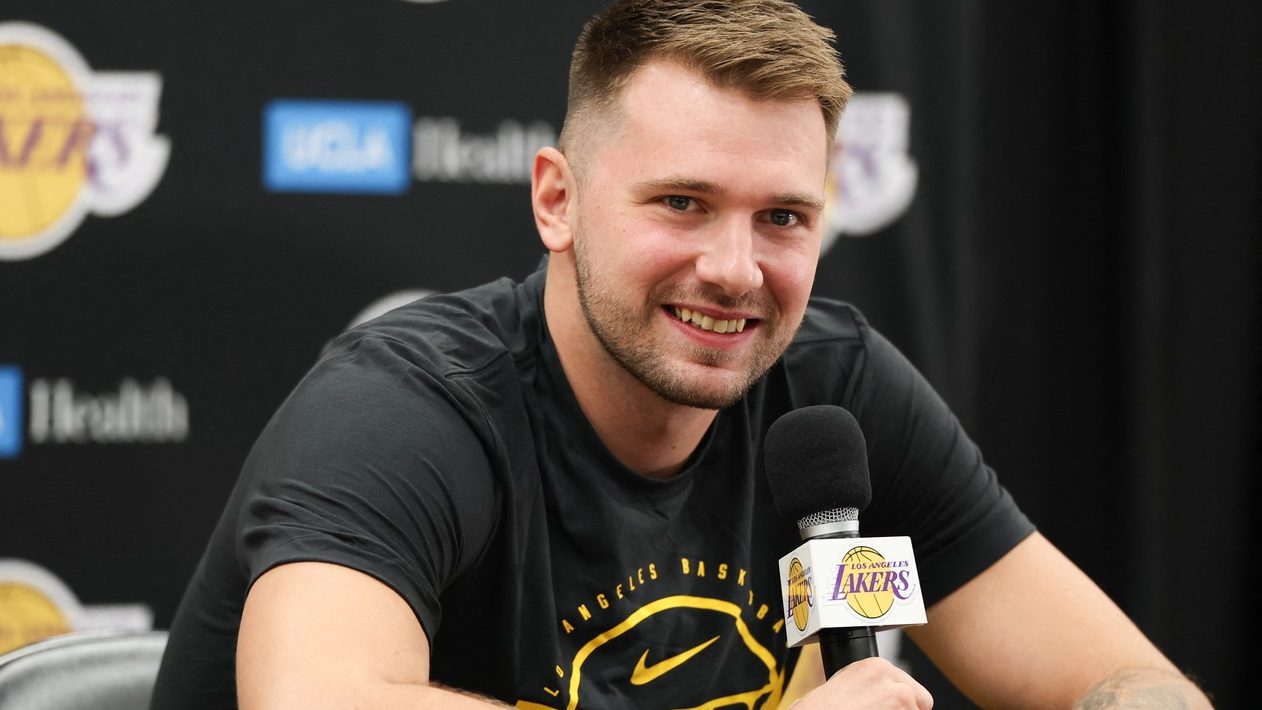 Kad Dončić kaže „dobro jutro“ – samo Balkanci razumeju poentu: Nakon emisije u kojoj jede ljuta krilca, ljudi ga obožavaju