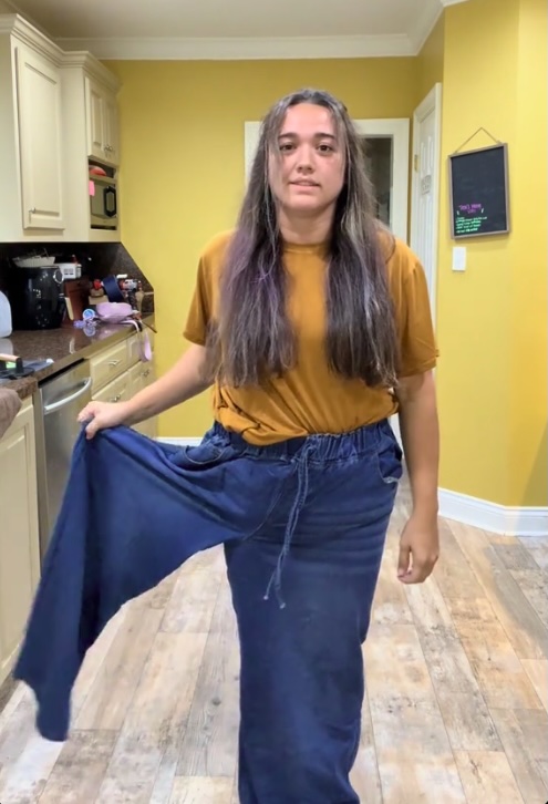 Naručila je farmerke sa Sheina, a kada je otvorila paket, ostala je bez reči