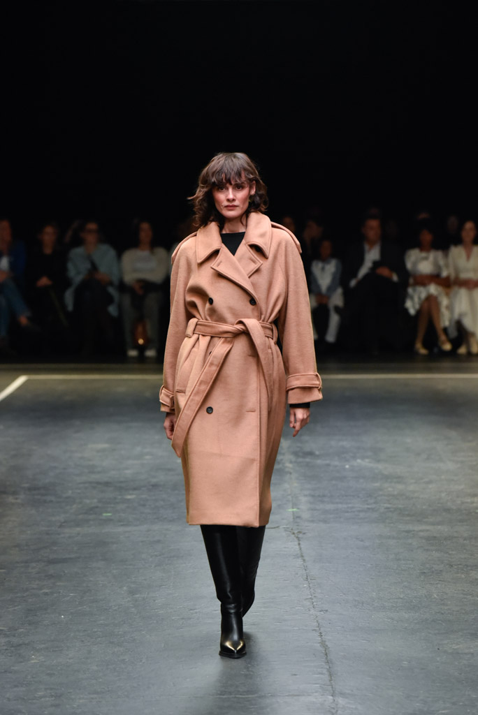 Zatvoren 56. Perwoll Fashion Week: Glas žene kroz umetnost i moda budućnosti