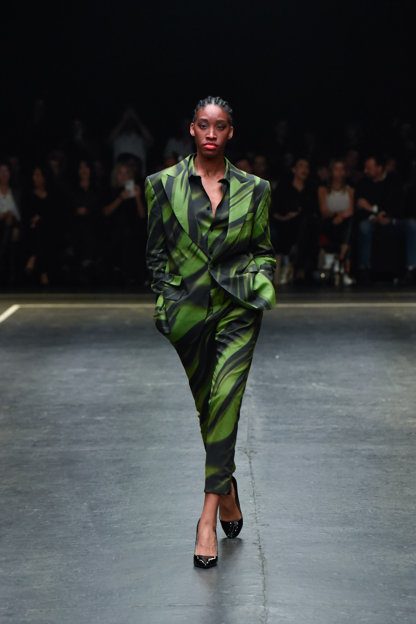 Elegancija koja ne prolazi i inovativni pristupi modi obeležili drugo veče 56. Perwoll Fashion Week-a 2 Elegancija koja ne prolazi i inovativni pristupi modi obeležili drugo veče 56. Perwoll Fashion Week-a