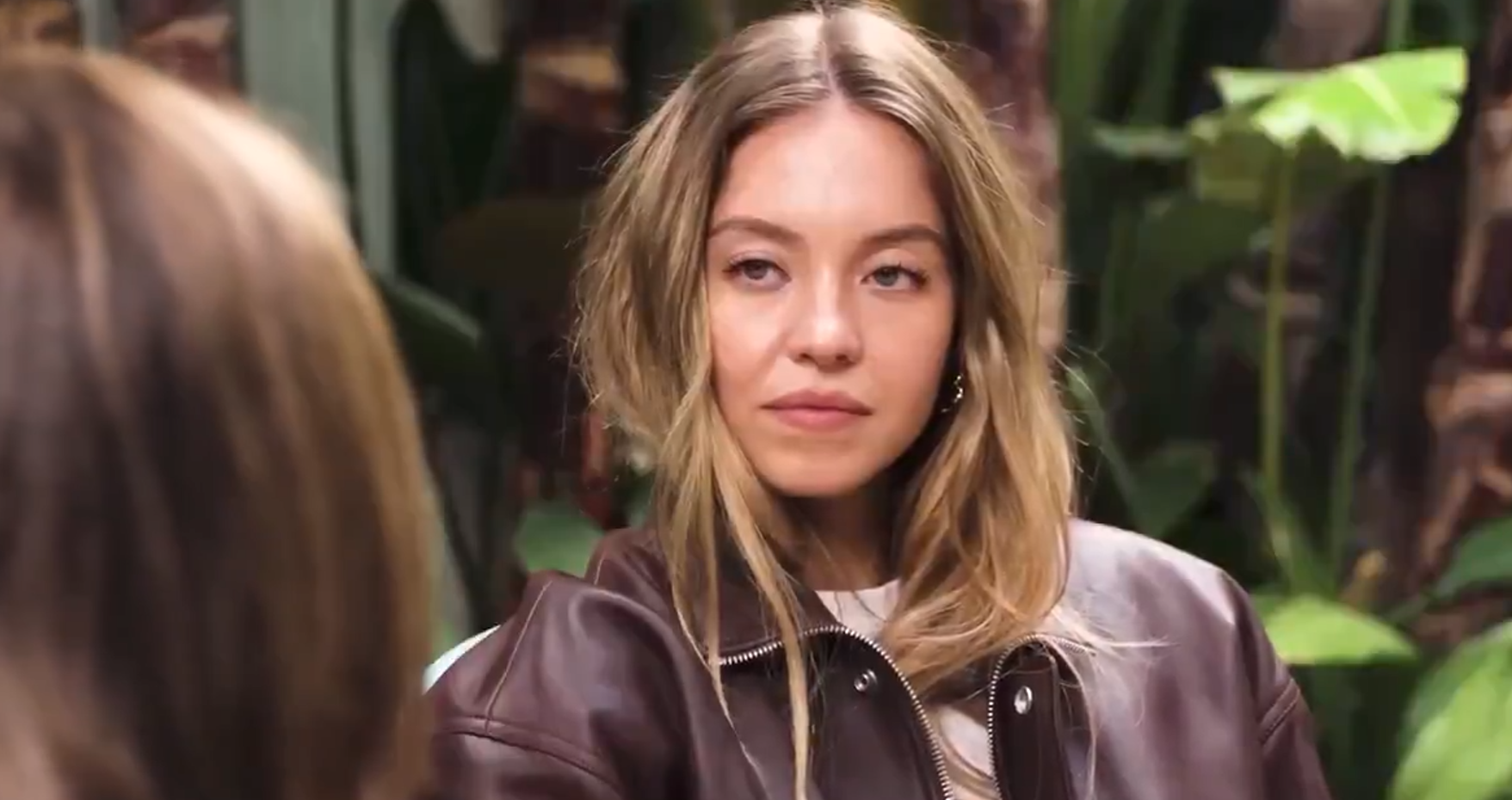 Odgovor Sidni Svini na kritike o reklami izazvao još veći haos na mrežama: "Dobre farmerke ili dobri geni?"