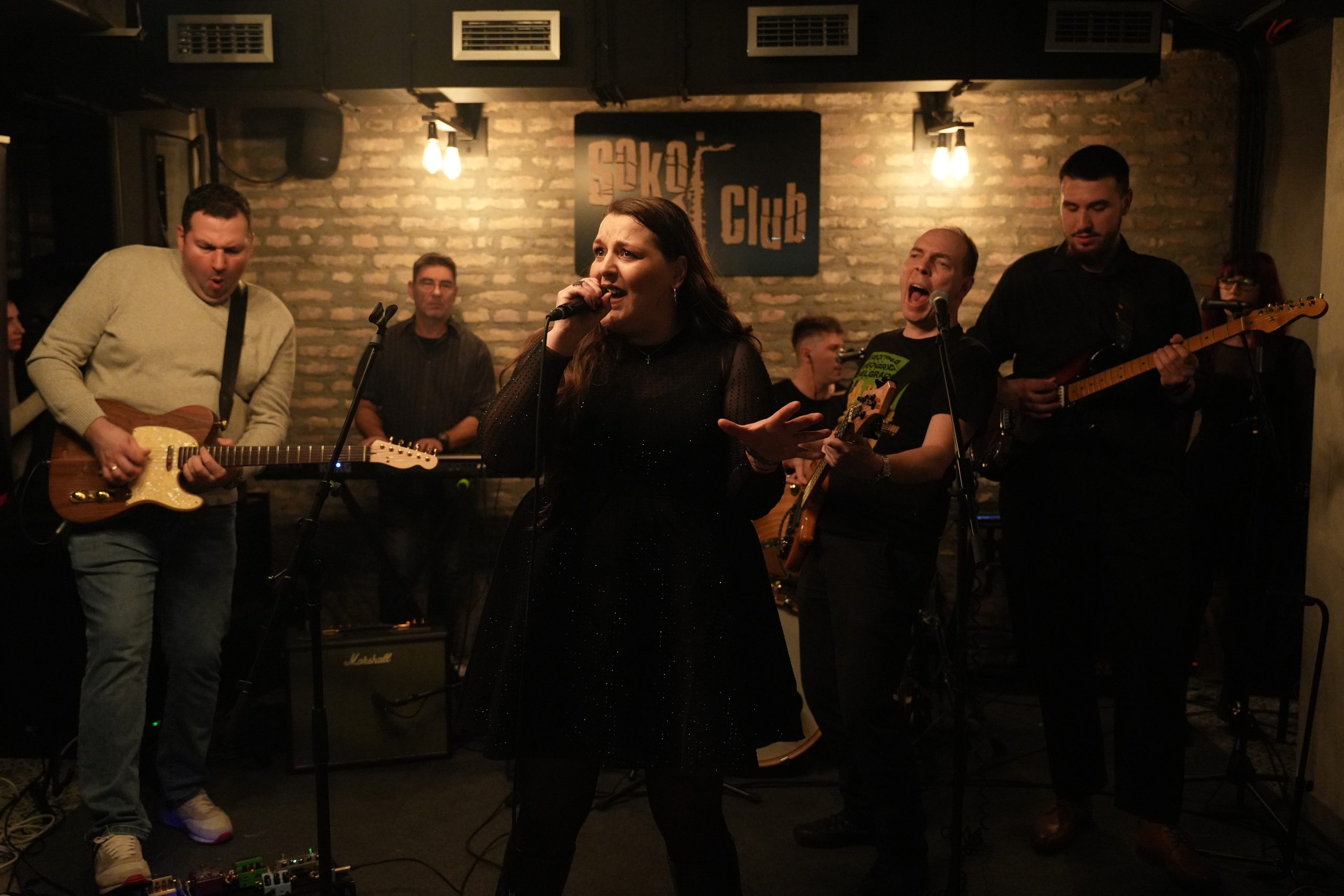 „Buđenje“ u centru grada: Beogradski bend „Vatrom u Led“ održao spektakularnu promociju 1 „Buđenje“ u centru grada: Beogradski bend „Vatrom u Led“ održao spektakularnu promociju