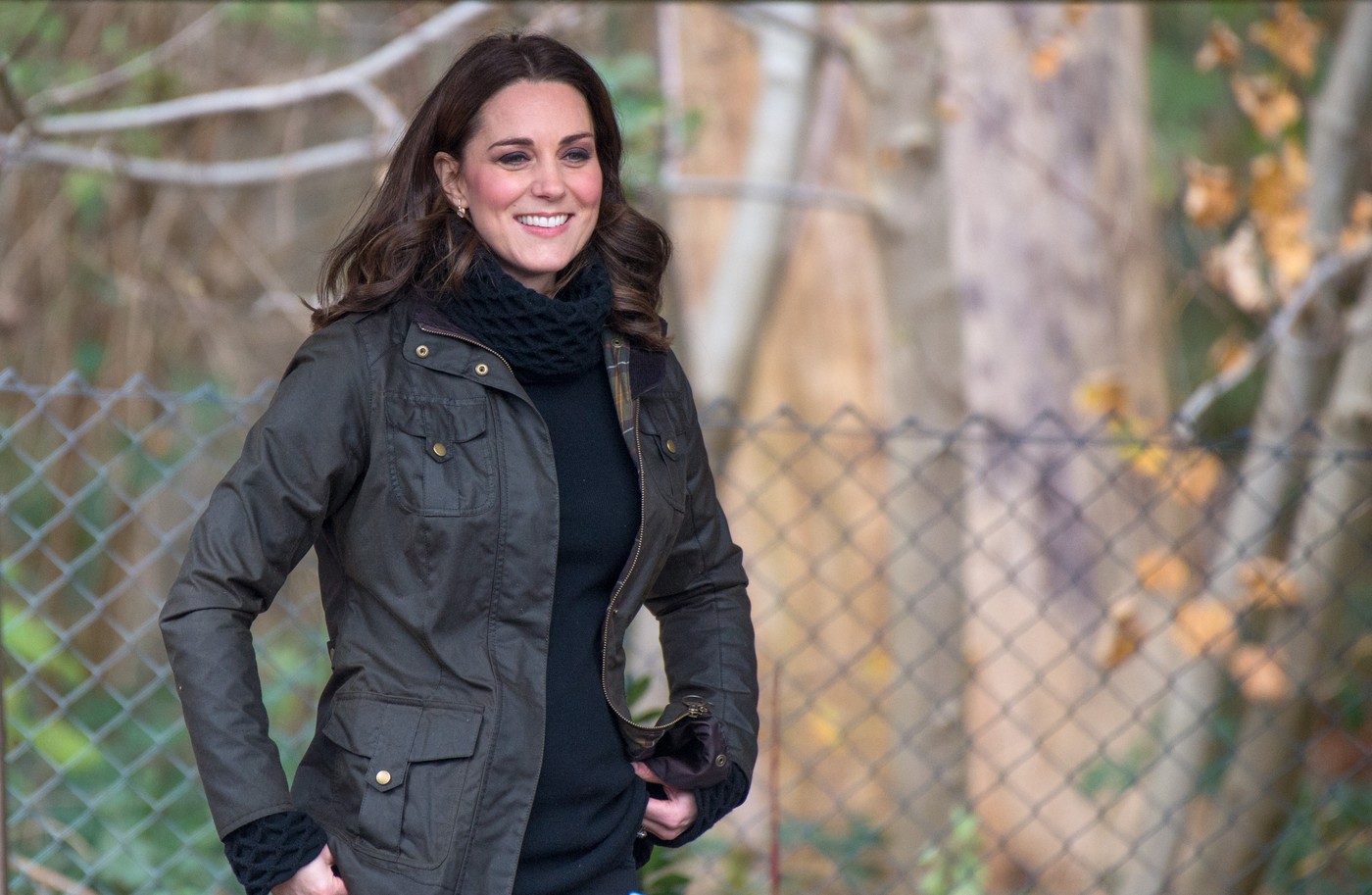 Kultna britanska jakna je vodeći trend zime 2025: Obožavala ju je princeza Dajana, a najbolja je za kišno vreme