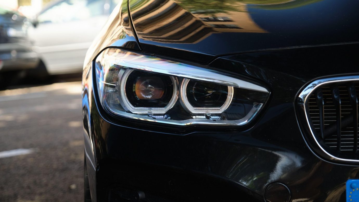 Konačno ispravna odluka EU: Menjaju se dnevna svetla na automobilima