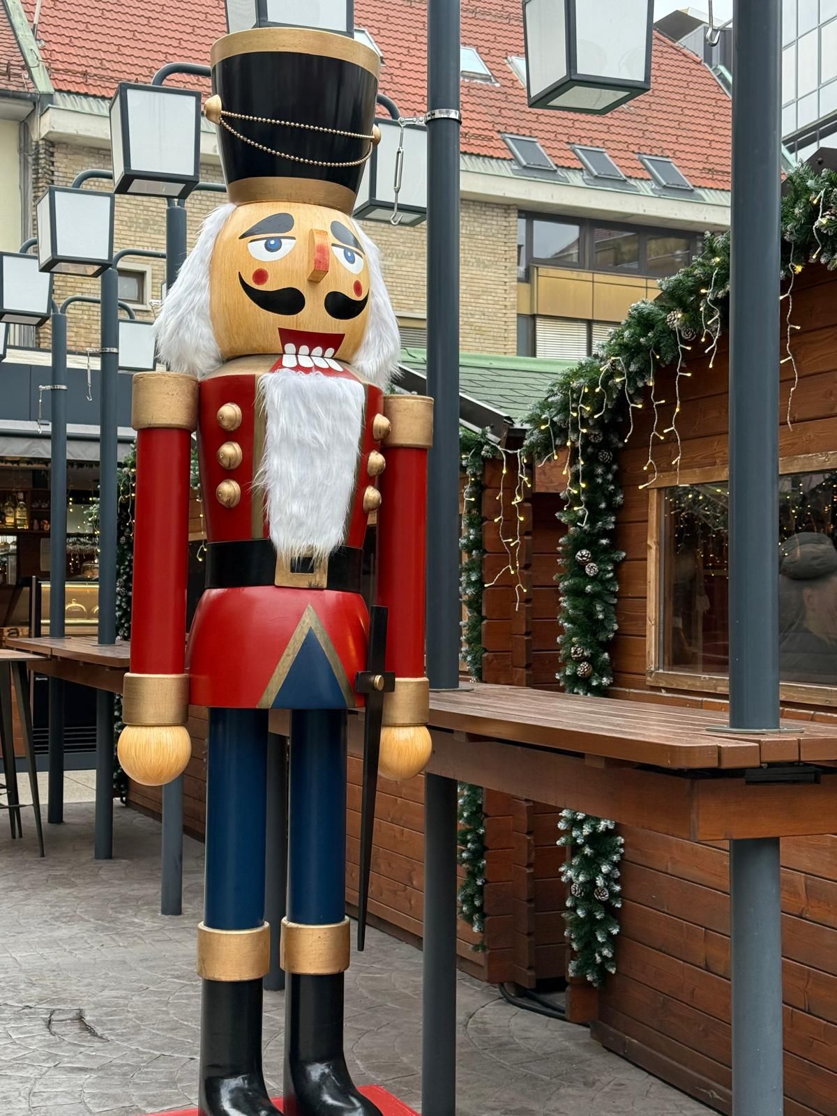 Prošetali smo kroz Maribor, koji je prava bajka: Klizalište, svetlucavi trg i račun za kafu koji se ne zaboravlja