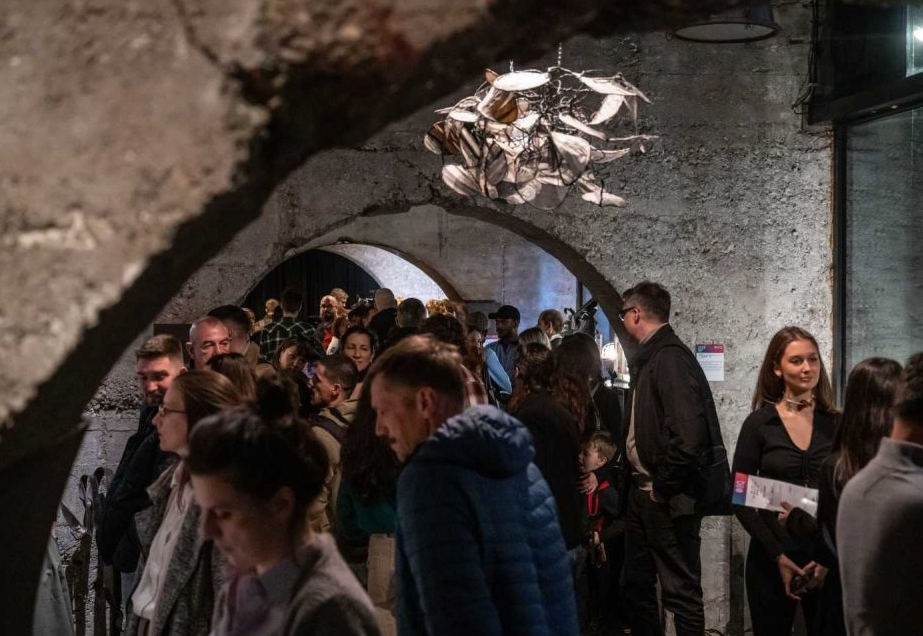 Apciklaža kao odgovor na potrošnju: održana izložba “Transparentno: Ne kupuj – stvaraj!” - Mladi Istraživači Srbije