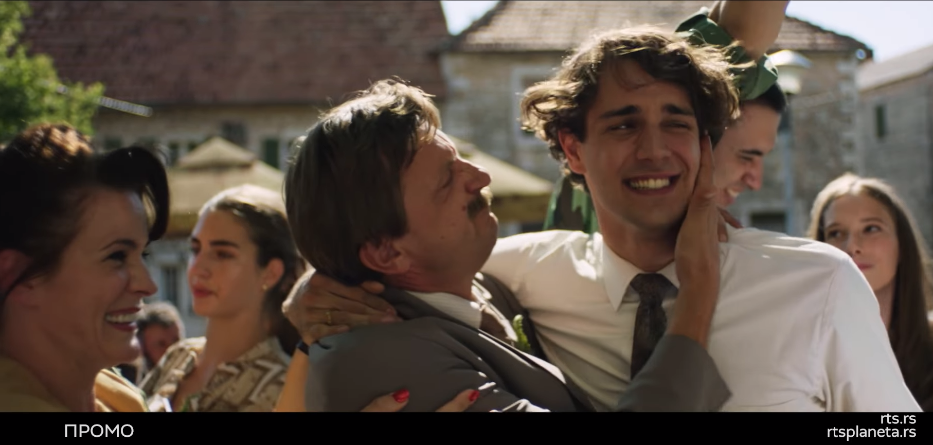 Šta znači “maća” i tajna pesme “Marama plava”: Skrivene poruke u seriji „Tvrđava“ koje niste primetili Šta znači "maća" i tajna pesme "Marama plava": Skrivene poruke u seriji „Tvrđava“ koje niste primetili