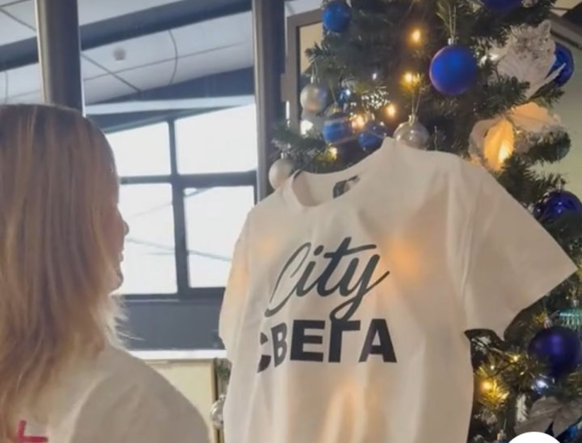 Mi smo City svega, a evo ko će još biti: Imena dobitnika naših majica koje na sebi imaju poruku kojom ispraćamo 2025. godinu Mi smo City svega, a evo ko će još biti: Imena dobitnika naših majica koje na sebi imaju poruku kojom ispraćamo 2025. godinu