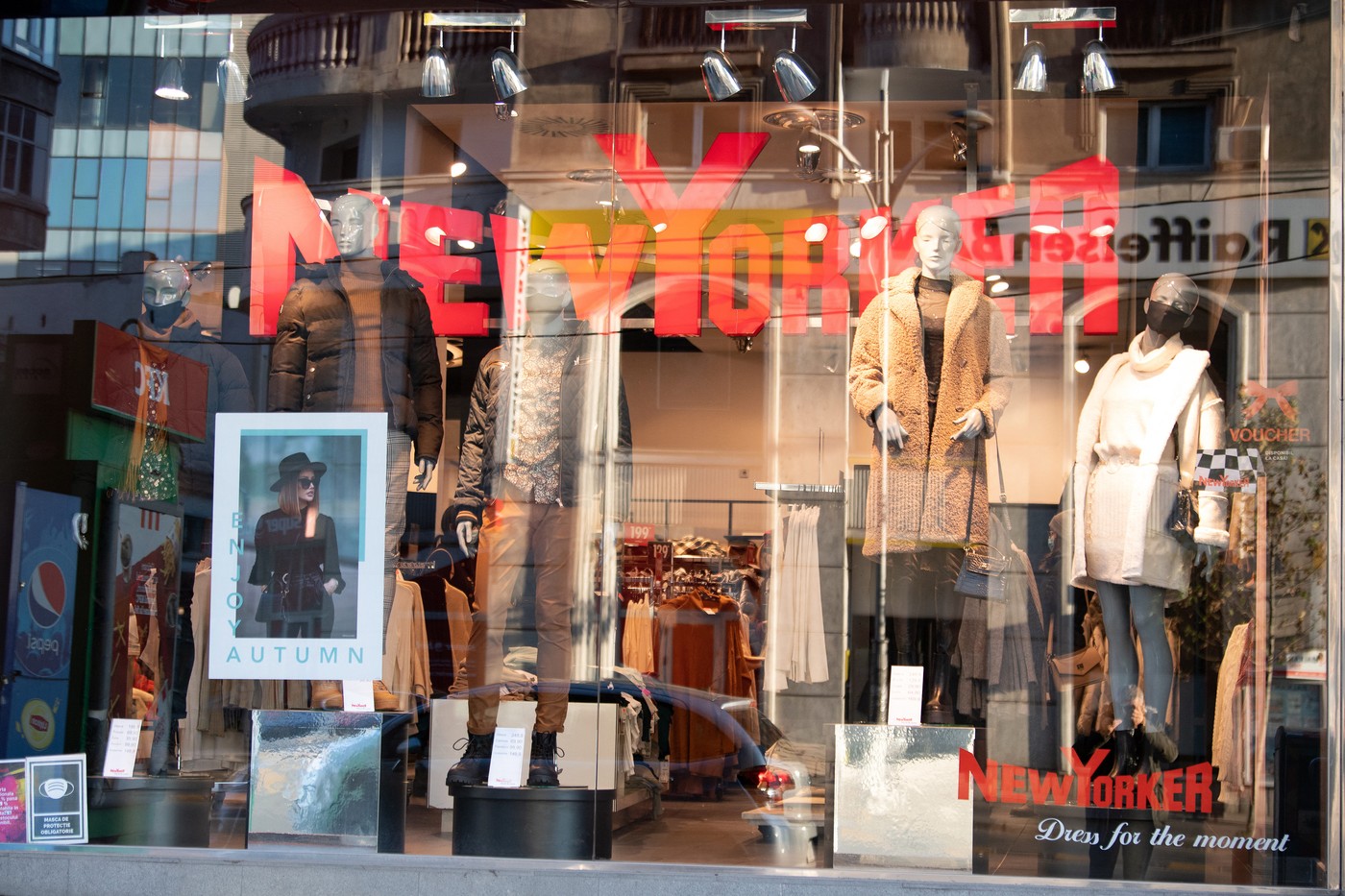 Novogodišnja kolekcija u NewYorker-u već je viralna na mrežam: Evo koje komada smo pronašli Novogodišnja kolekcija u NewYorker-u već je viralna na mrežam: Evo koje komada smo pronašli