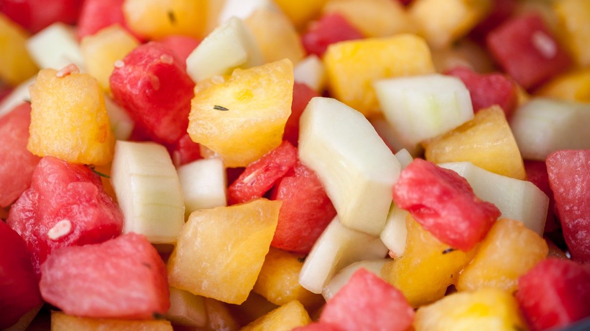 Zimi jedemo narandže i mandarine, ali zaboravljamo na ovo moćno voće koje pomaže pri mršavljenju, holesterolu i pritisku Zimi jedemo narandže i mandarine, ali zaboravljamo na ovo moćno voće koje pomaže pri mršavljenju, holesterolu i pritisku