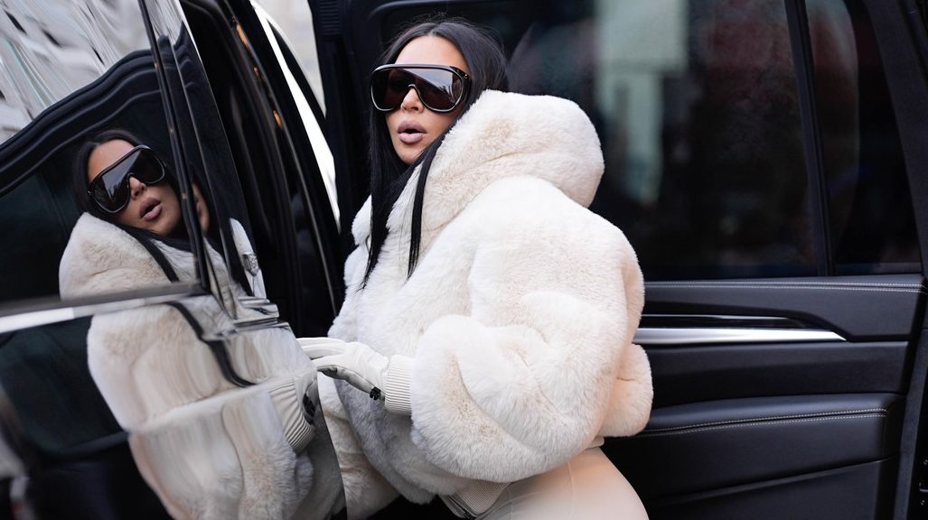 Prvo Prada, sada Zara: Mikrotrend koji će 2026. nositi „it“ devojke