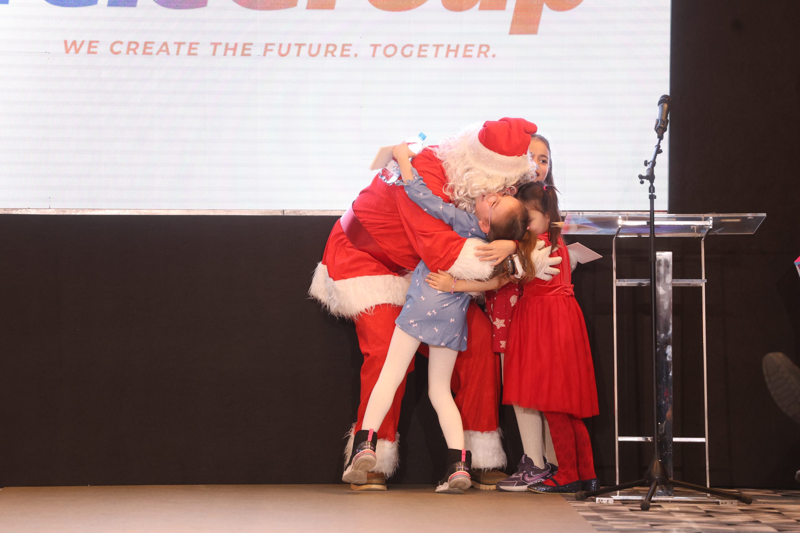 Održan humanitarni tradicionalni novogodišnji događaj za decu Prihvatilišta - veče radosti, ljubavi i vrhunske mode