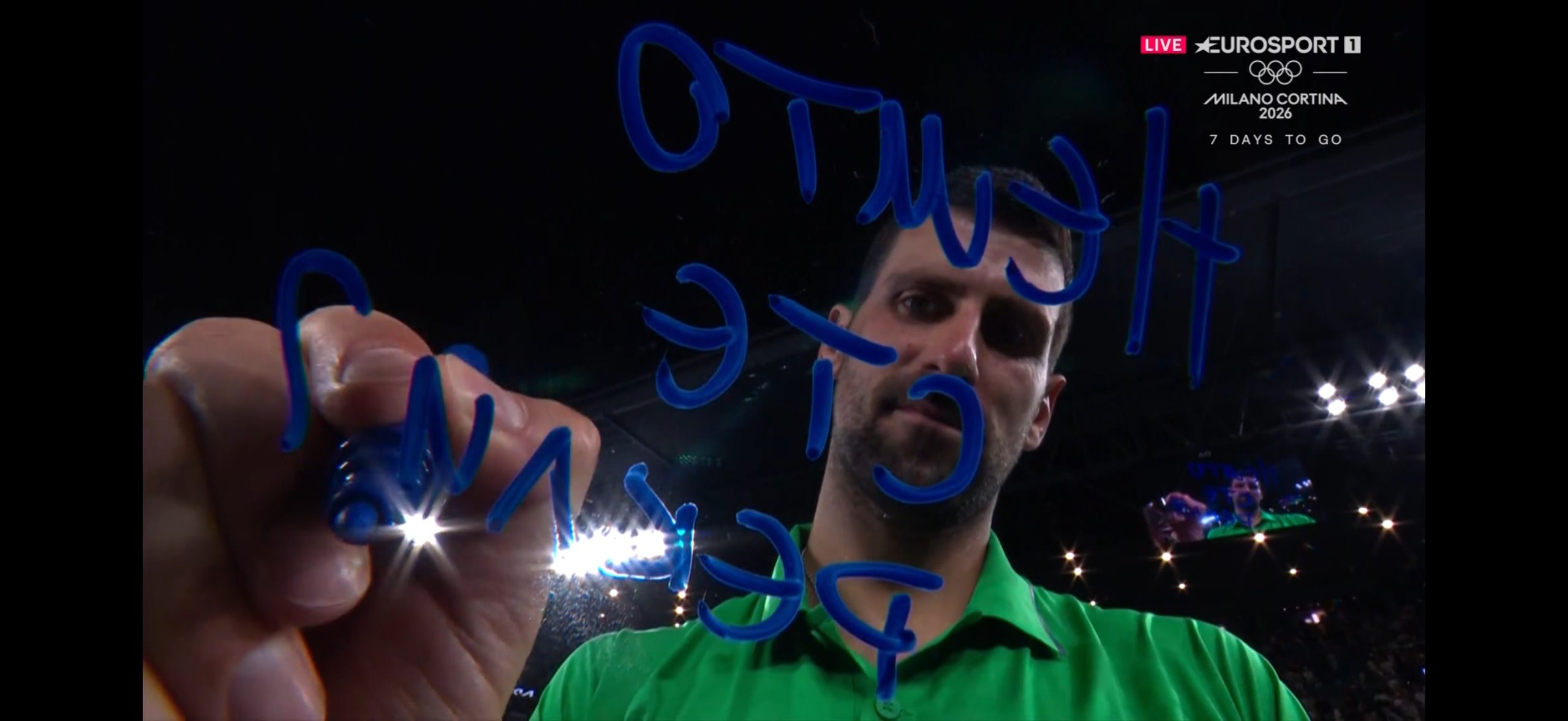 A neki kažu "propali teniser": Poruka koju je Đoković napisao na kameri nakon pobede obišla planetu