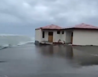 Kakva katastrofa na Adi Bojani: More odnosi kućice i niko ne reaguje Kakva katastrofa na Adi Bojani: More odnosi kućice i niko ne reaguje