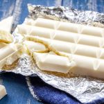 Karamelizovana bela čokolada je najbolja poslastica u ovoj godini, a mi imamo recept