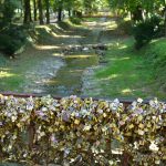 Priča koja se krije iza Mosta ljubavi u Vrnjačkoj Banji je tužna i dirljiva, a meštani je i danas prepričavaju