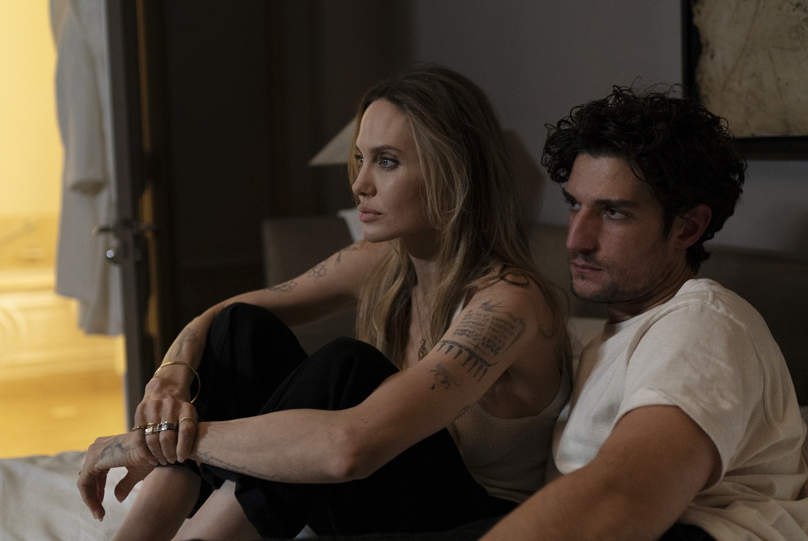 „Couture": Novi film sa Anđelinom Džoli u glavnoj ulozi od 8. marta na bioskopskom platnu 1 „Couture": Novi film sa Anđelinom Džoli u glavnoj ulozi od 8. marta na bioskopskom platnu