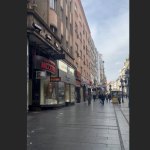Najčudniji tržni centar u Beogradu nalazi se u najstrožem centru, a u njemu se oblače samo maturantkinje i crkvena lica