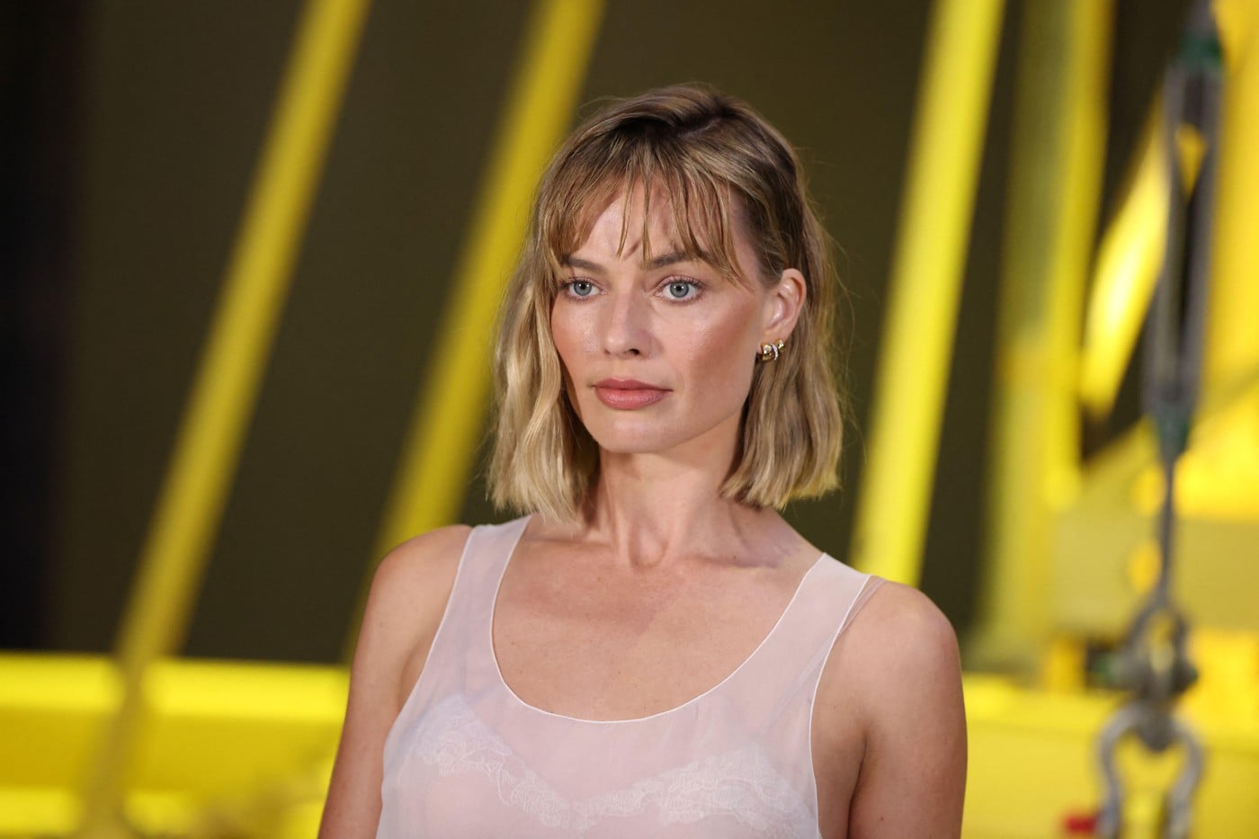 "Šta joj se desilo sa licem?": Novi izgled Margo Robi uzburkao fanove