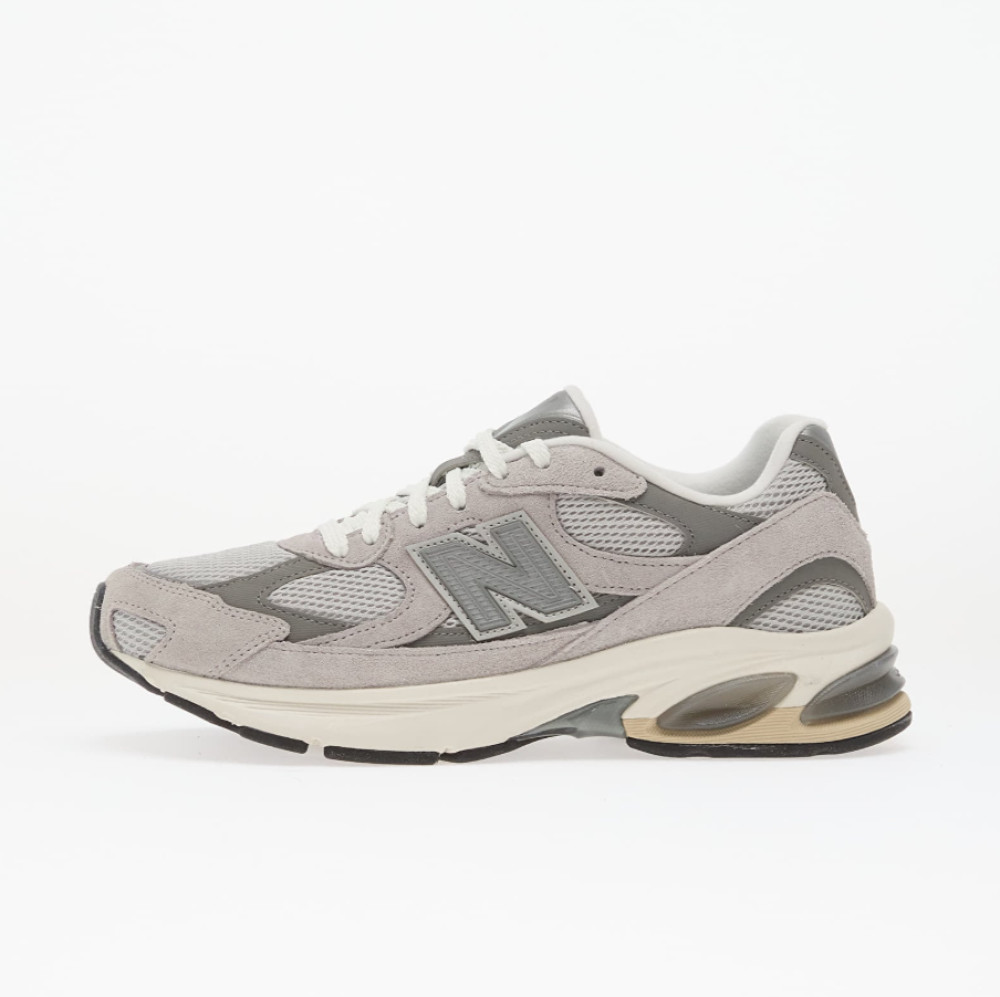 New Balance ima novi hit model: Patike u savršenoj nijansi sive koje se slažu baš uz sve 1 New Balance ima novi hit model: Patike u savršenoj nijansi sive koje se slažu baš uz sve