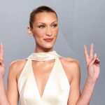 Bela satenska suknja koja je bila hit devedesetih, ponovo je u trendu, a evo kako se danas nosi