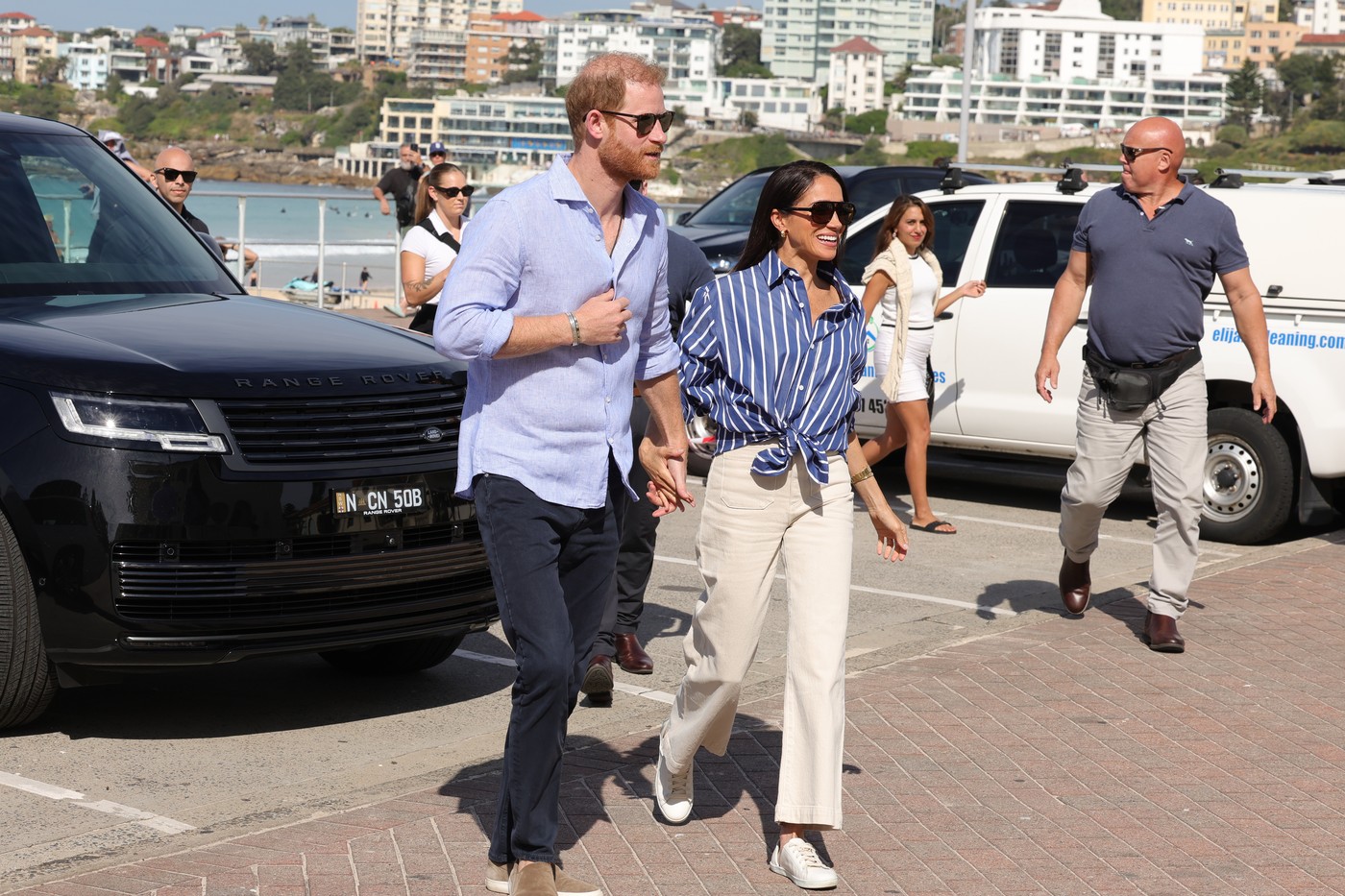 Bele patike koje se ne vezuju su hit proleća: Obožava ih i Megan Markle 1 Bele patike koje se ne vezuju su hit proleća: Obožava ih i Megan Markle
