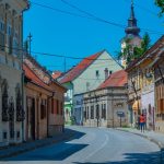 Mala Toskana na manje od sat vremena od Beograda: Gradić u Srbiji gde se život usporava uz vino, duge ručkove i barokne ulice