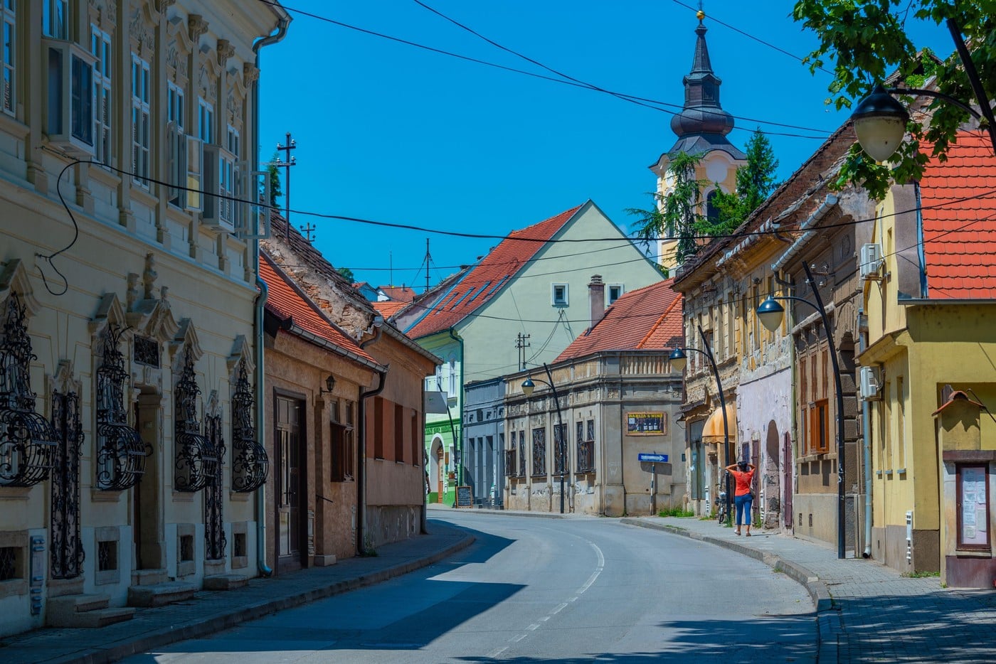 Mala Toskana na manje od sat vremena od Beograda: Gradić u Srbiji gde se život usporava uz vino, duge ručkove i barokne ulice