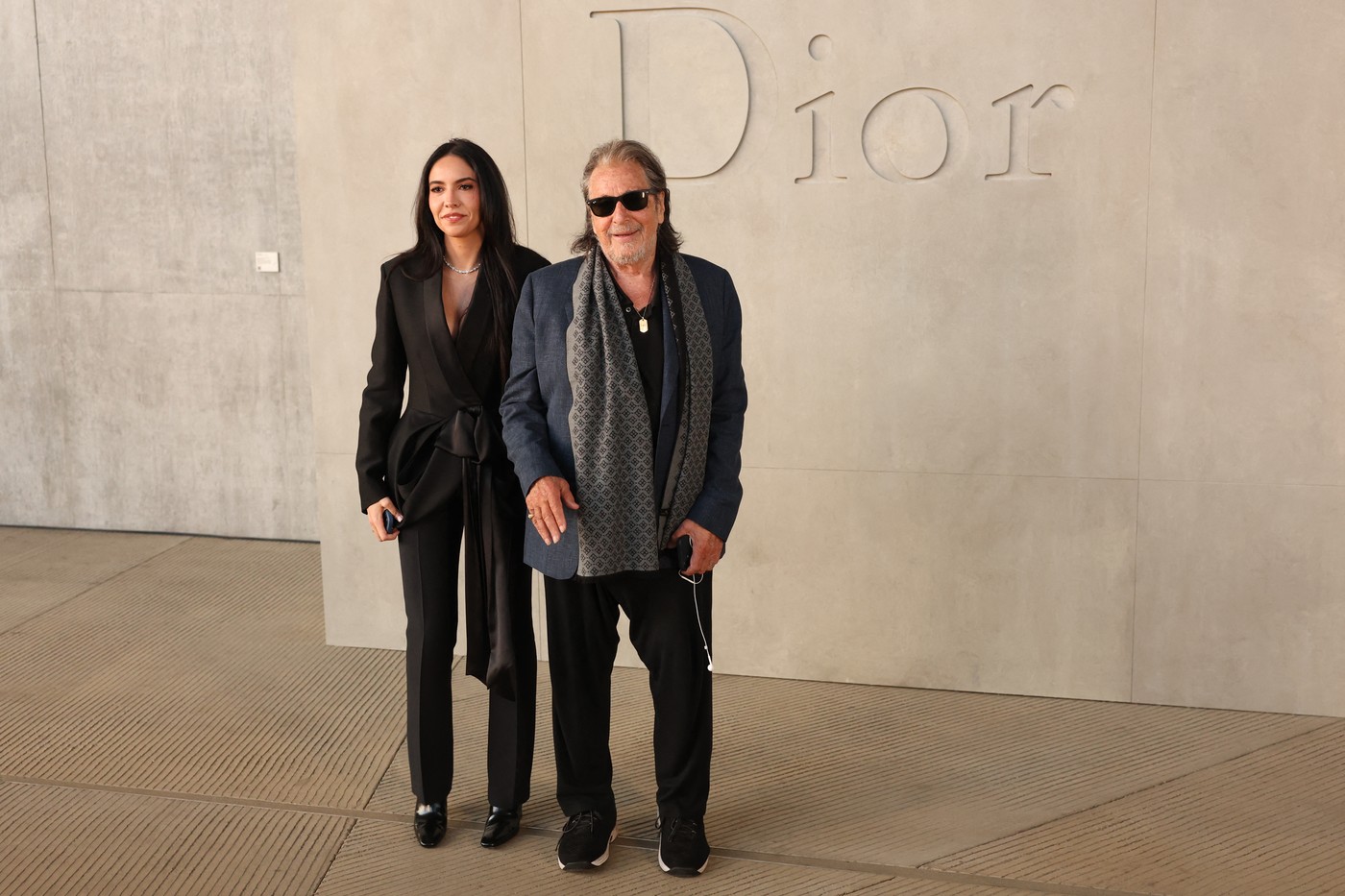 Al Paćino se sa 54 godine mlađom devojkom pojavio na Dior reviji u Los Anđelesu: Nedavno su dobili sina
