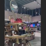 Najskuplji second hand u Srbiji nalazi se na aerodromu! Polovne Luj Viton torbe koštaju preko 1.000 evra