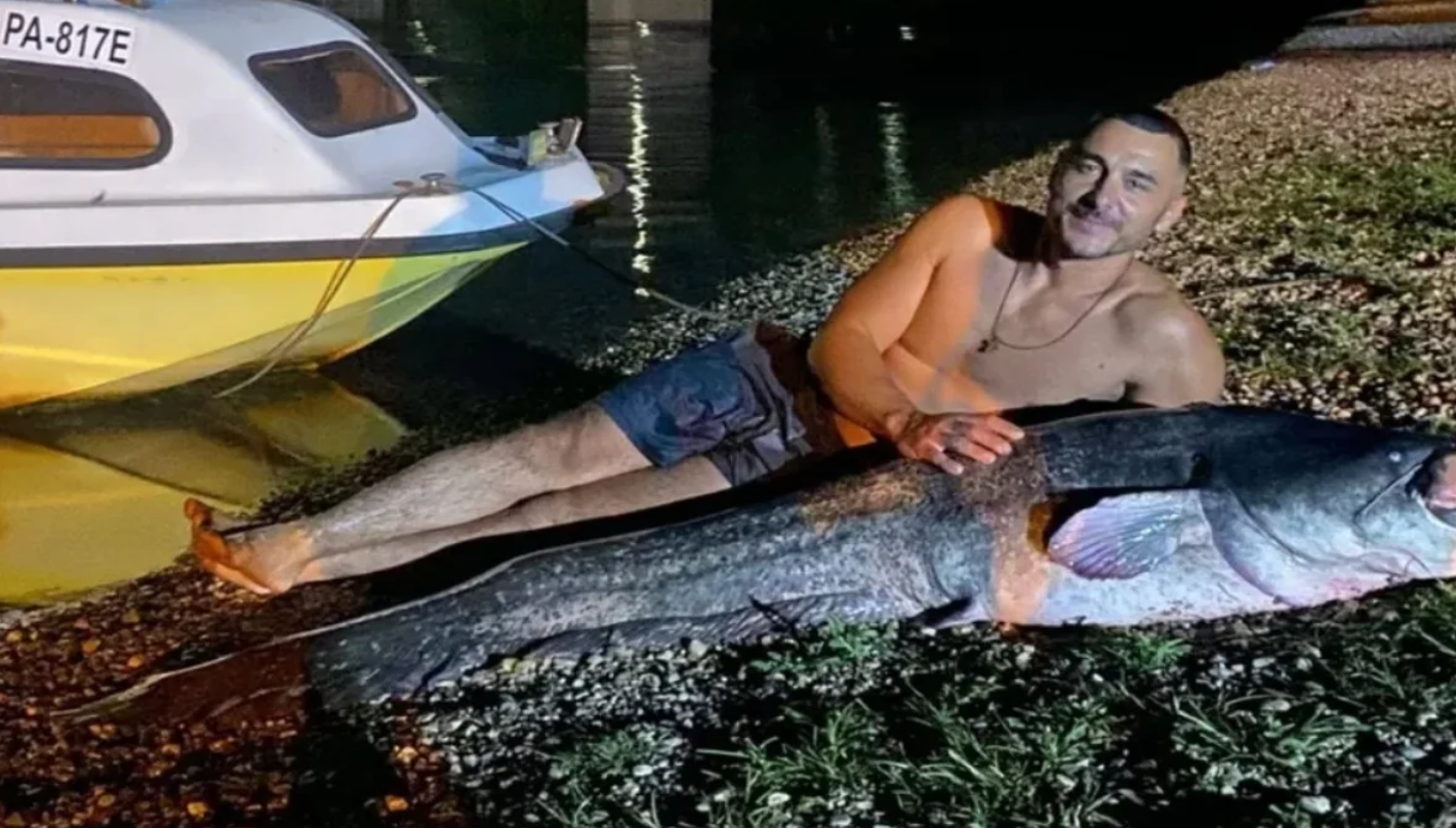 Ribar Miki u Pančevu ulovio soma većeg od čoveka, pa postao hit na mrežama: "Vukao me 30 metara"