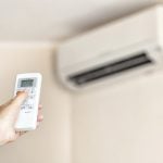 Dugme na daljinskom od klima uređaja za koje malo ljudi čemu služi: Automatski čisti neprijatne mirise i buđ