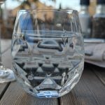 Najjeftiniji (i najbolji) dodatak čaši vode koji pomaže i kod najvećih vrućina - ne, nije led