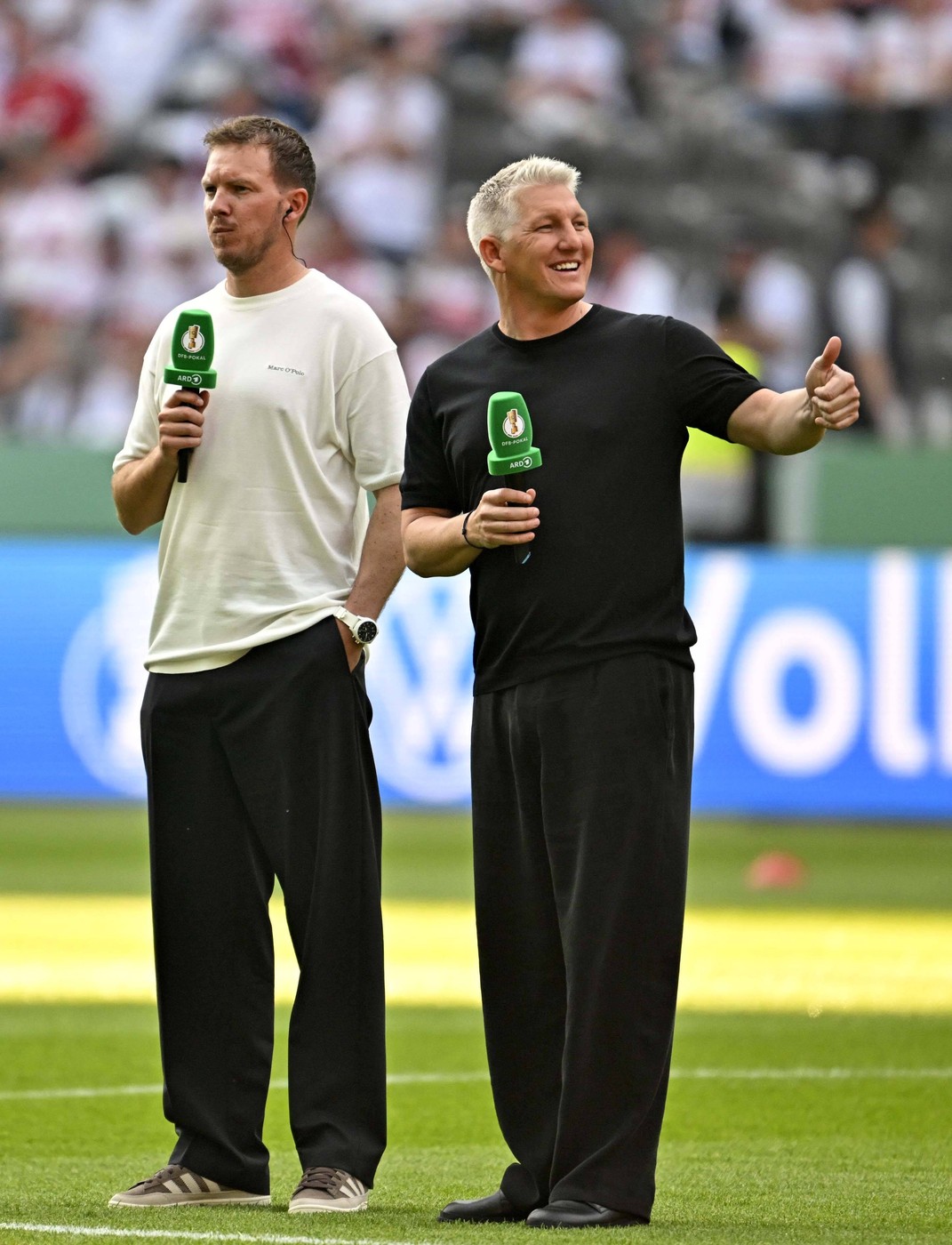 Novak, Švajni i Biber nose najmodernije pantalone koje ili obožavate ili su vam užasne: Da li biste ih nosili? 1 Novak, Švajni i Biber nose najmodernije pantalone koje ili obožavate ili su vam užasne: Da li biste ih nosili?