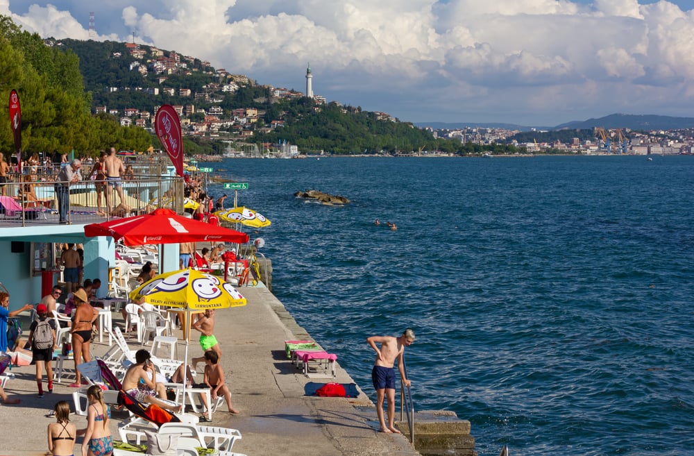 "Vi živite u srednjem veku": Na jednoj od najneobičnijih plaža u Evropi, turistkinja izazvala incident