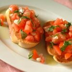 Brusketi koji nestaju sa stola za nekoliko minuta: Najlakši recept za savršeno letnje predjelo